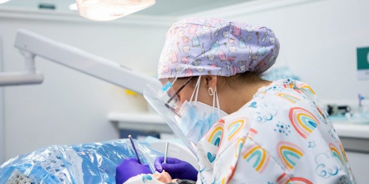 Clínica Odontológica UNAB Viña del Mar realizó 16 mil atenciones y consultas en 2023