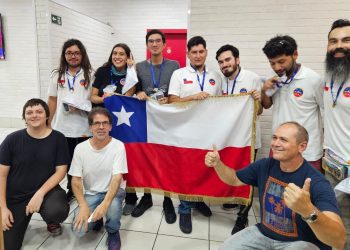 Estudiantes chilenos obtienen primer lugar en competencia internacional de nanosatélites