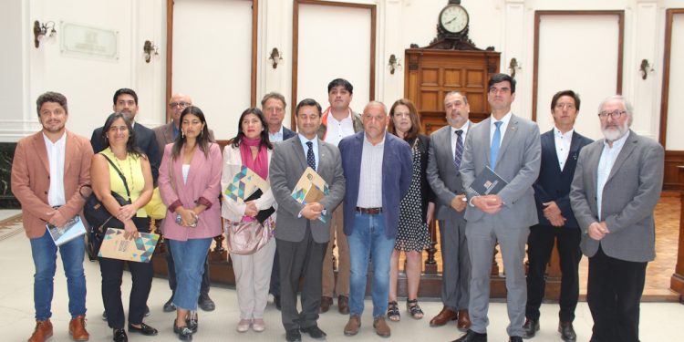 Universidades del CRUV reafirman compromiso con Gobernación para ayudar en reconstrucción tras incendios