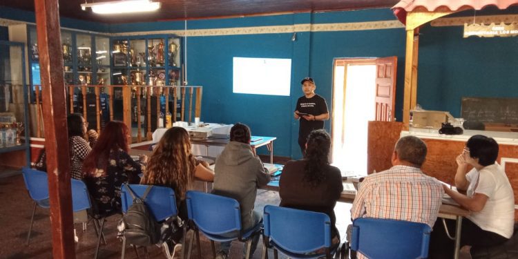 Fortalecimiento del liderazgo en 50 organizaciones sociales comunitarias desde Antofagasta a Región Metropolitana