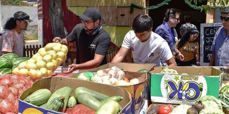 Diputado Cuello y Concejal López proponen remunerar a personal de ollas comunes