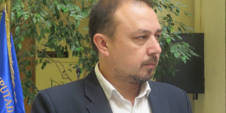 Diputado Cuello pide sesión especial para tratar caso filtraciones con presencia de Chadwick