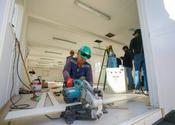Avanza reconstrucción de escuelas John Kennedy y Villa Independencia afectadas por incendio en Viña del Mar
