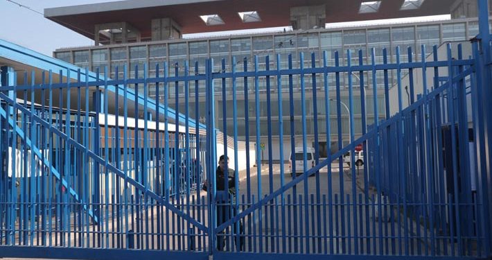 Alerta en Santiago 1: Gendarmería recibió amenazas de motines por inhibidores de señal de teléfonos