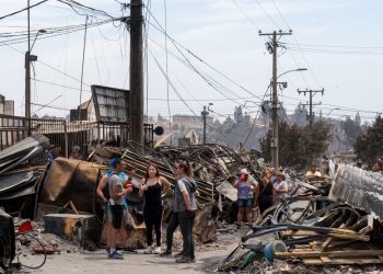 Municipio Abierto de Quilpué repartirá mil contenedores de basura en zonas afectadas por megaincendio