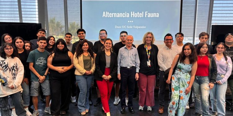 Estudiantes de Turismo de Duoc UC Sede Valparaíso son pioneros de proyecto de aprendizaje dual en Hotel Fauna