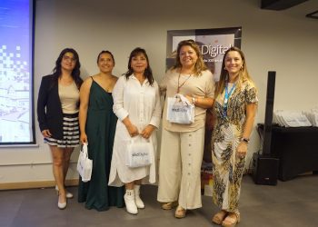 Docente de escuela de Valparaíso gana viaje a Estados Unidos por proyecto educativo de innovación