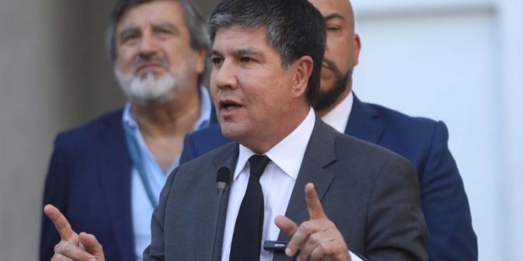 “No están ciegos respecto a quién viaja»: Monsalve advierte sobre posible pérdida de Visa Waiver por delitos de chilenos en EE.UU.