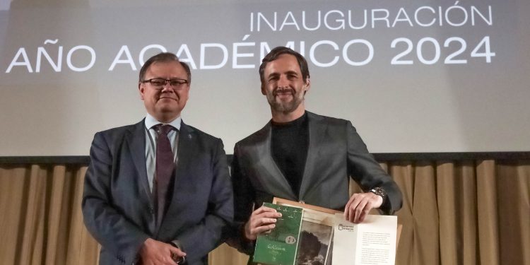 Universidad de Valparaíso inauguró Año Académico 2024 con conferencia del periodista Daniel Matamala