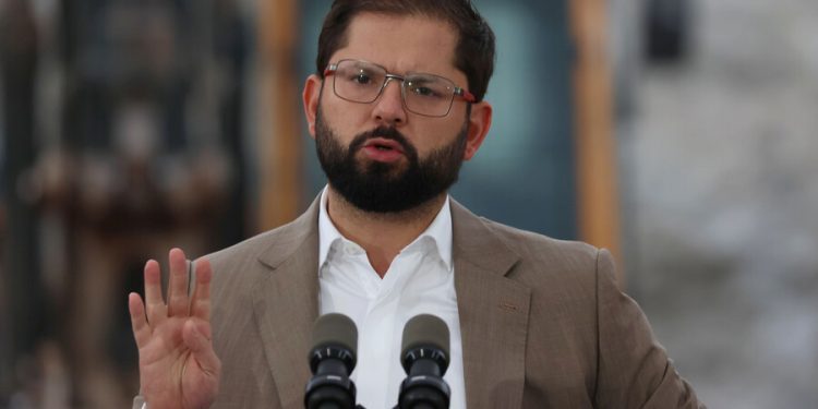 Presidente Boric convoca a consulta a embajador chileno en Venezuela tras polémicas declaraciones del Canciller Gil