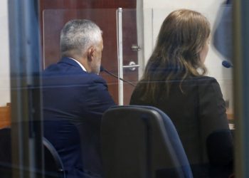 Juez acusado de grabar a mujeres en gimnasio de Concón queda con arraigo nacional