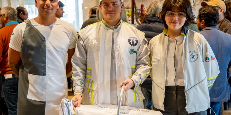 Duoc UC presenta prototipo de vestuario para los Dulceros de La Ligua