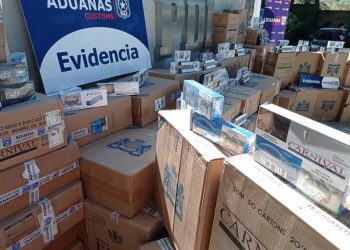 Estudio MIDE UC: el 44% de los cigarrillos comercializados en Valparaíso son de contrabando