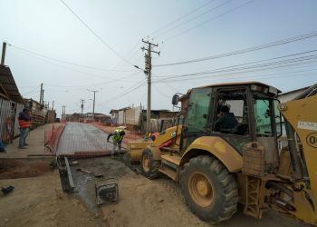 Avanza extensa pavimentación de calle principal de Forestal Alto en Viña del Mar