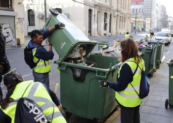 Valparaíso refuerza servicio de aseo con mayor dotación de trabajadores