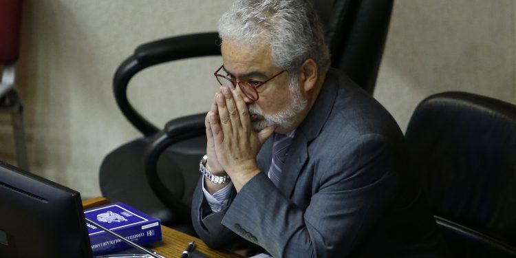 Caso Hermosilla: Corte de Apelaciones declara inadmisible recurso contra acceso del CDE a chats