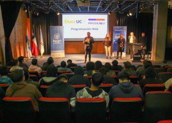Estudiantes de la Escuela de Informática y Telecomunicación de Duoc UC Sede Valparaíso desarrollarán sitios web para emprendedoras beneficiadas por PROMEDU