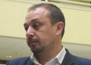 Diputado Cuello acusa a Cámara de Comercio de intentar burlar la ley de 40 horas