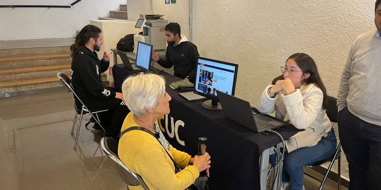 Duoc UC instaló puntos de orientación de Operación Renta 2024 en sus Sedes Valparaíso y Viña del Mar