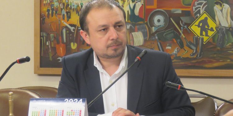 Comisión de Trabajo comienza discusión de proyecto que pone fin a la subcontratación en empresas estratégicas