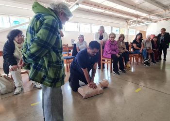 Adultos Mayores de Quillota reciben capacitación para enfrentar emergencias de salud y seguridad