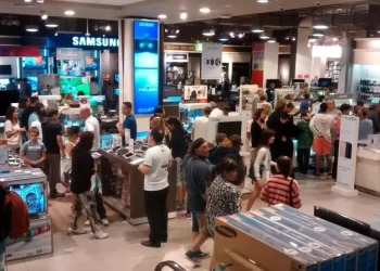 Argentinos regresan a comprar a Chile: Más de 10 mil personas cruzaron la cordillera en un día