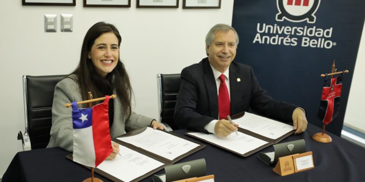 Municipio de Viña del Mar y la UNAB renuevan convenio de colaboración para profundizar trabajo conjunto en el desarrollo de la ciudad