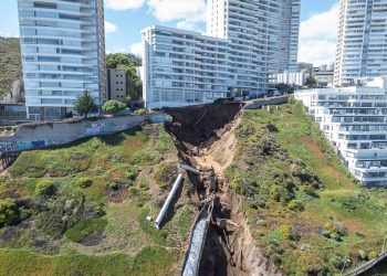 Residentes de edificio en zona de socavones en Viña del Mar podrán volver a habitar sus departamentos