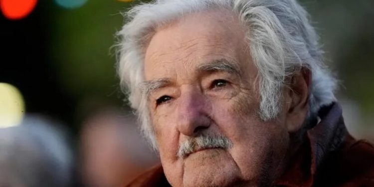 «Mientras el rollo aguante, voy a estar»: Pepe Mujica revela diagnóstico de tumor esofágico