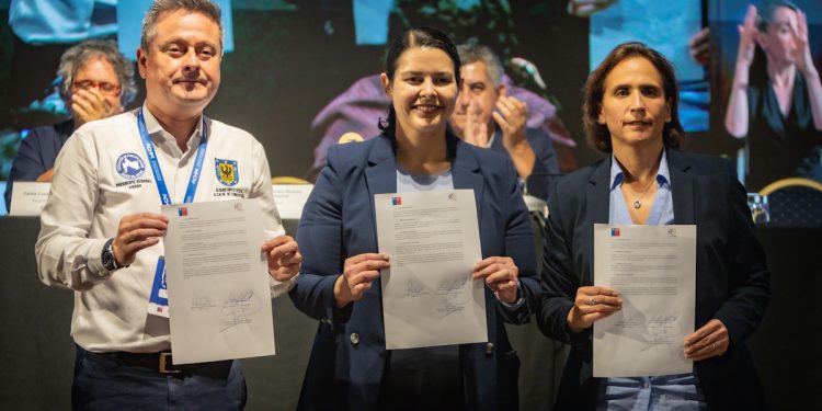 Subdere y la Asociación Chilena de Municipalidades firman protocolo de acuerdo para la elaboración de la Política de Descentralización de Chile