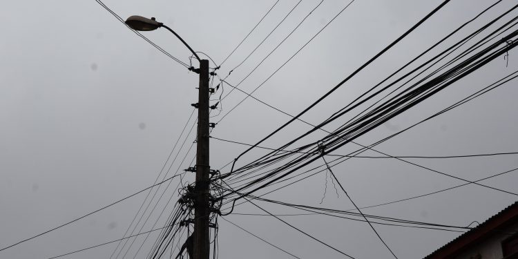 SEC Valparaíso formula cargos a CHILQUINTA por prolongados cortes de luz que afectaron a miles de hogares