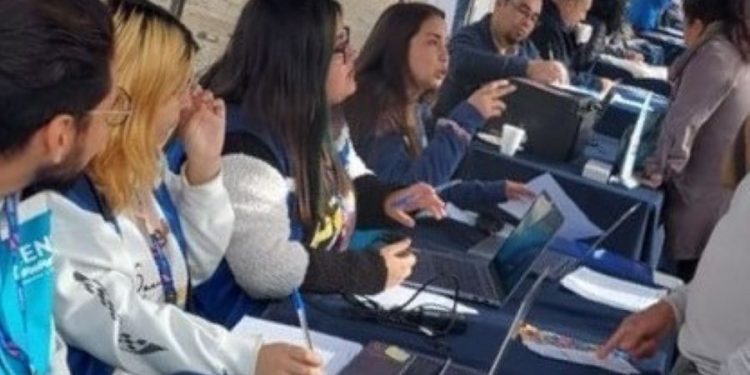 INE Valparaíso instaló módulos de ayuda para responder Censo online