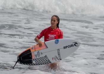 Surfista Rafaella Montesi queda 25 del mundo mostrando un gran nivel