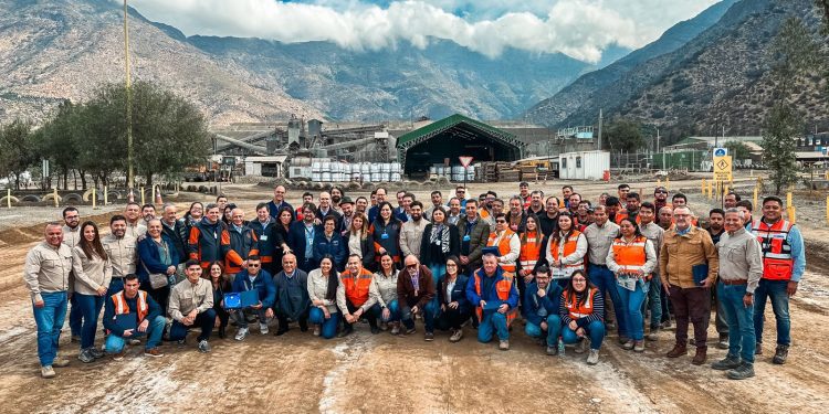 Ministra de Minería visitó Planta Catemu de CEMIN para conmemorar el Día Mundial del Trabajo