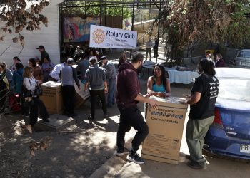 Afectados por incendio reciben 50 cocinas equipadas por parte del Rotary Club