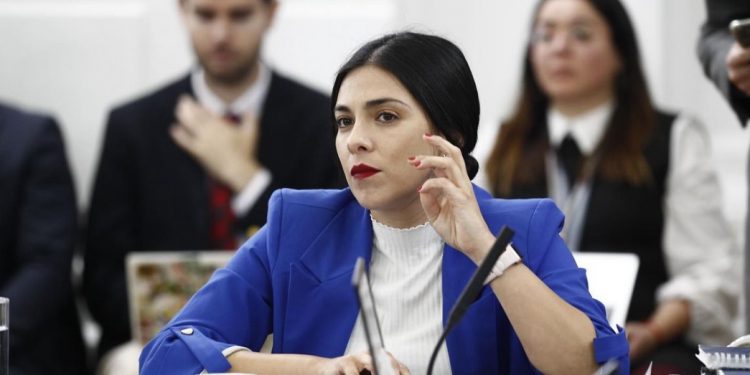 Acuerdo transversal de comités para que comisiones sesionen jueves y viernes