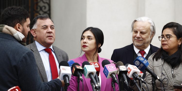 Mesa de la Cámara se reúne con Interior y Segpres para coordinar agenda legislativa