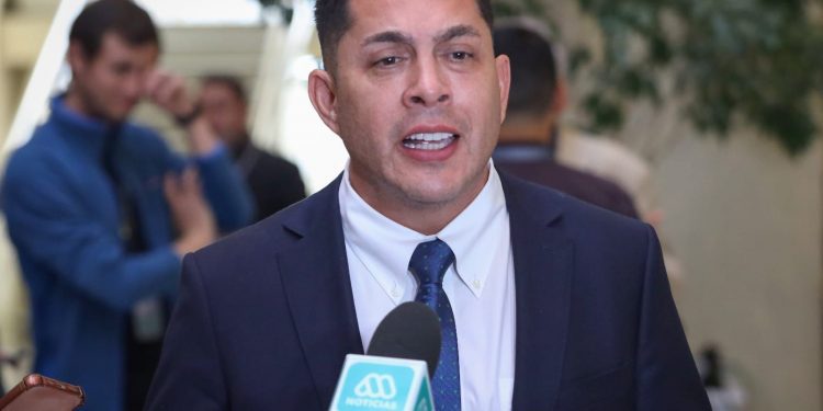 Diputado Jorge Durán solicitó redadas continuas en zonas críticas de la Región Metropolitana y mayor colaboración del Ministerio Público