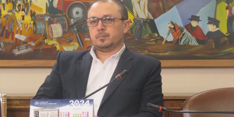 Diputado Cuello pide urgencia al proyecto suspende el permiso de circulación a vehículos que participen en bloqueos de carreteras