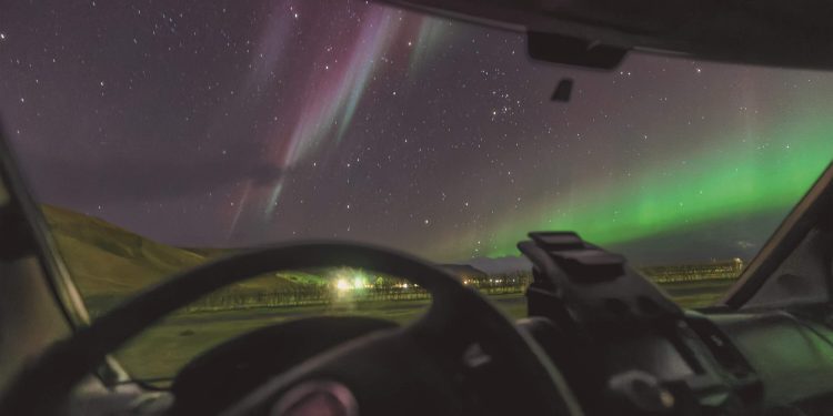 Exposición fotográfica en UNAB Viña del Mar destaca obra de Carina Letelier, primera chilena en publicar una foto en la NASA