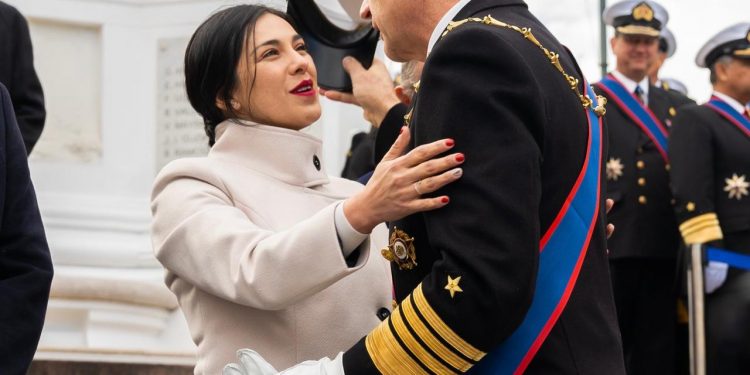 Presidenta de la Cámara participa de conmemoración por el Día de las Glorias Navales y destaca el rol de la Armada