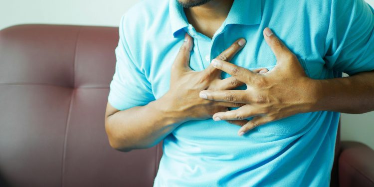 Infarto en adultos jóvenes: especialistas explican que es poco frecuente y entregan recomendaciones para prevenirlo