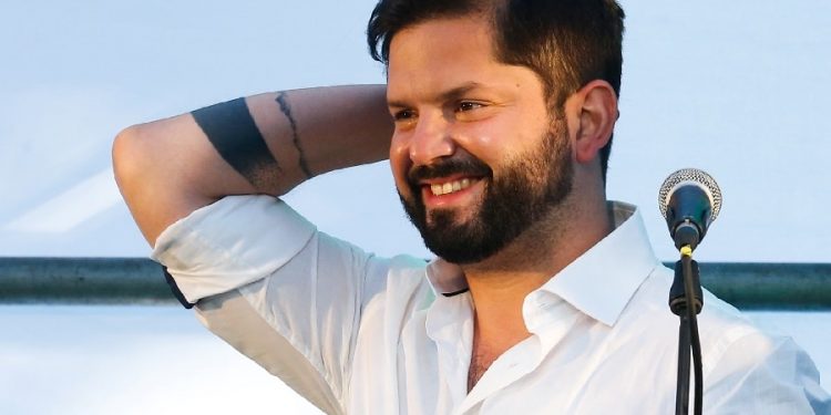 Califican como “mediocre y débil” el manejo comunicacional del gobierno de Boric