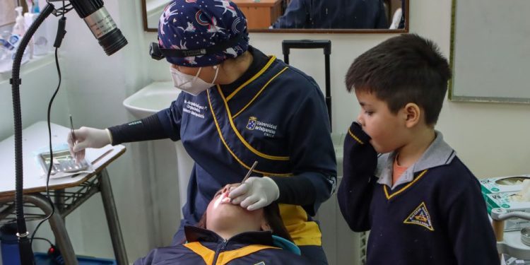 Proyecto que promueve el autocuidado y la salud bucal en Escuela Blas Cuevas ya muestra positivos resultados