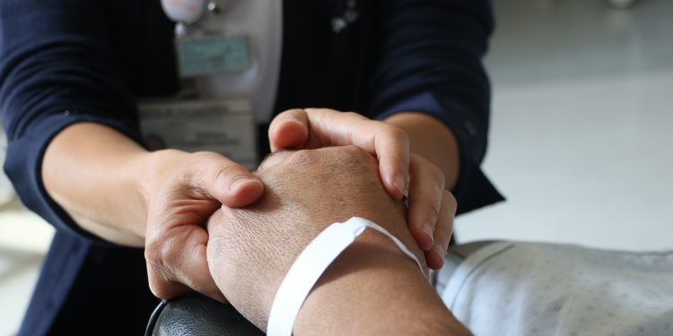Unidad de Emergencia del Hospital Fricke incorpora pulsera de identificación para pacientes ambulatorios