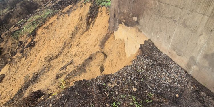 Socavón en Quilpué: Municipio y Serviu realizarán trabajos de mitigación para encausar las aguas lluvias