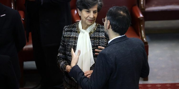 Senadora Isabel Allende Bussi: “Las elecciones programadas para fines del año 2024 deben hacerse en dos días”