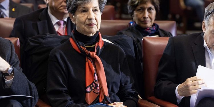 Senadora Isabel Allende Bussi: “Hemos pedido al Gobierno que aclare la rebaja del límite del consumo de agua potable que puede recibir subsidio estatal”