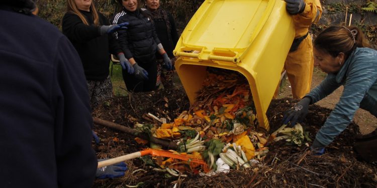Innovador proyecto de compostaje logra procesar más de 4 mil kilos de residuos orgánicos en el Hospital van Buren