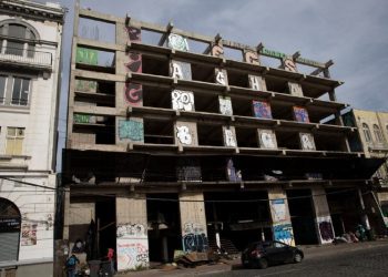 Municipio porteño busca declarar como “abandonado” edificio ubicado en Freire